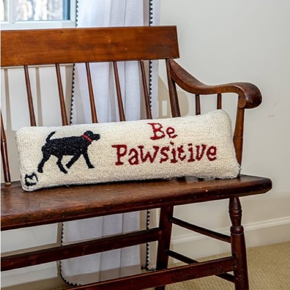 ๐ Chandler 4 Corners Hand Hooked Wool Pillow Black Lab Be Pawsitive 8x24 ๐พ - Picture 2 of 7